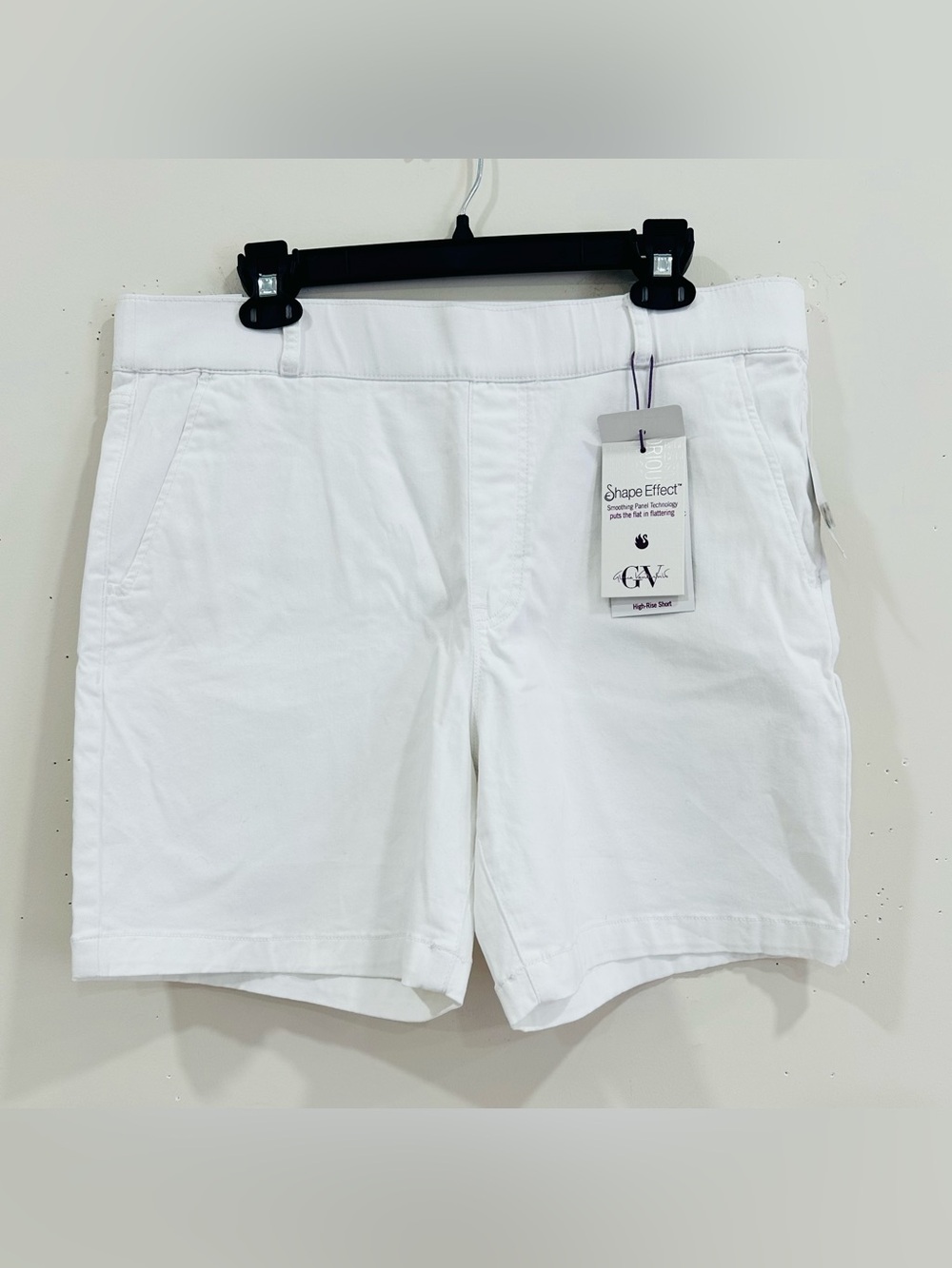 Gloria Vanderbilt Womens Shorts Size 14 White Pockets‎ Pleated Stretch Plus NWT